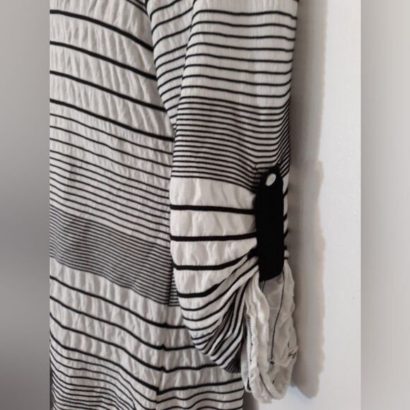 Sanctuary textured strip vneck tunic top - Picture 3 of 5